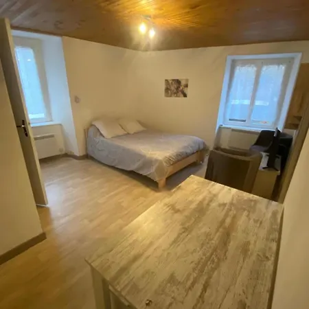 Lägenhet La Halte De 1er Etage Massiac